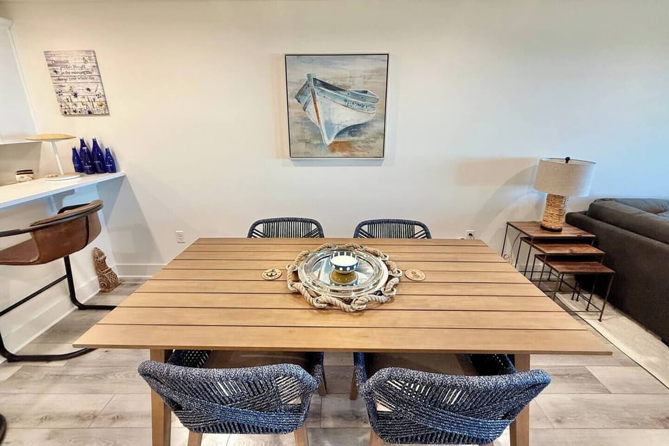Dining table, Bayview 108, Innerarity Townhomes, Perdido Key FL