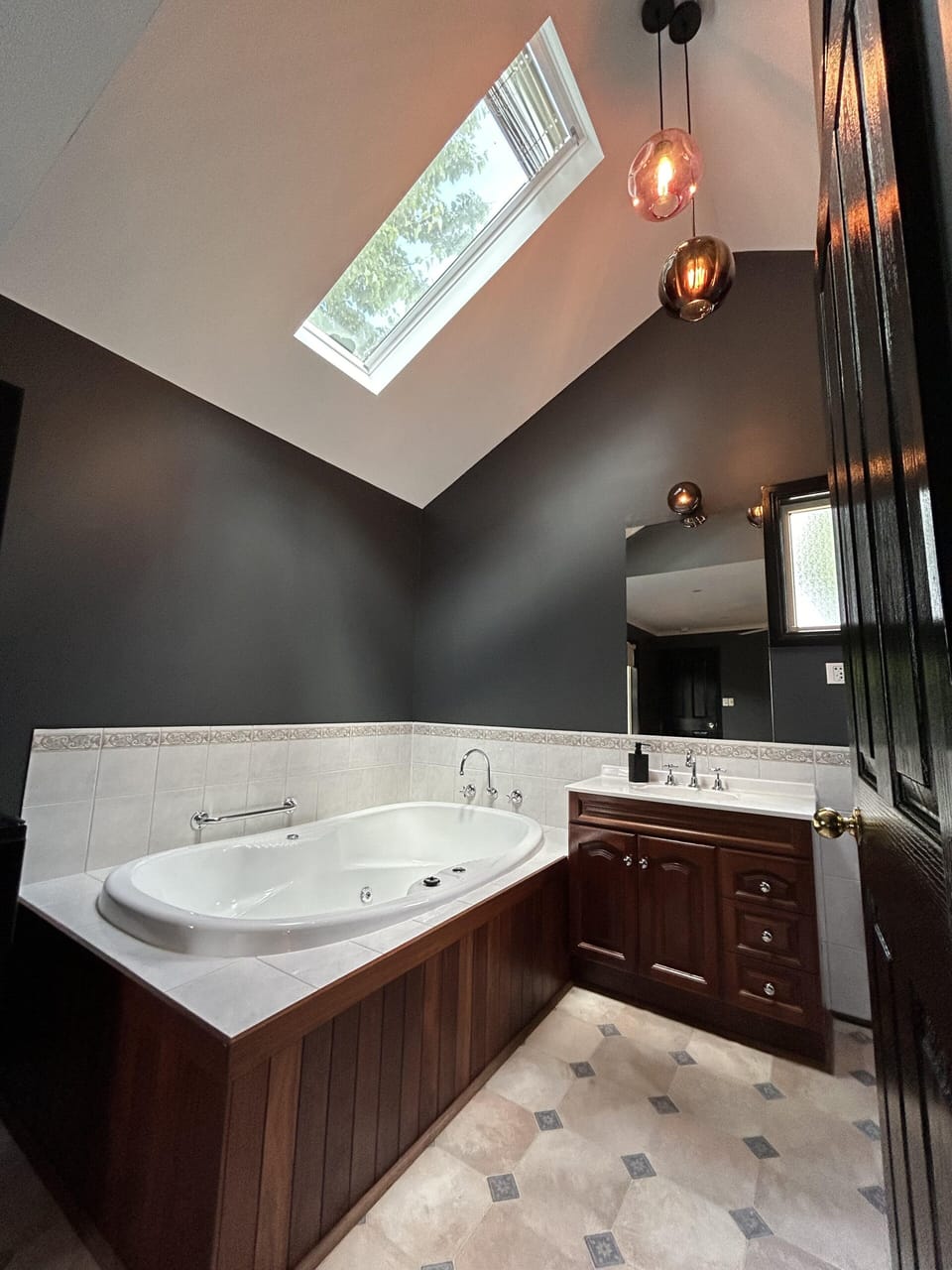 Room 7 bathroom double cottage