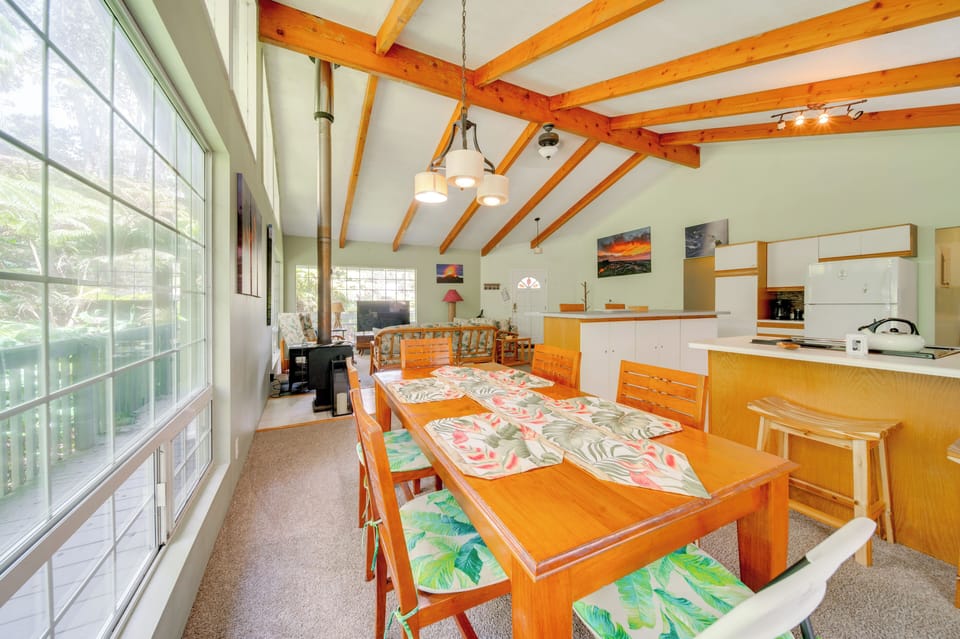 Dining Area | Dishware & Flatware