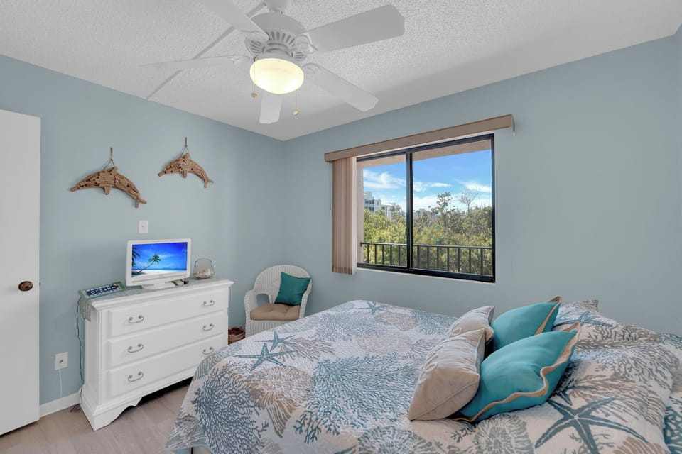 TV in guest room
