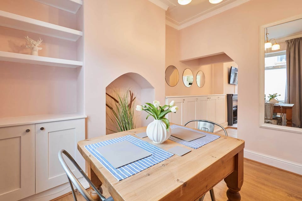 Horner Street, Clifton - Host & Stay