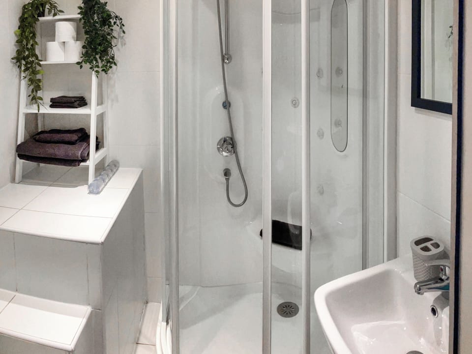 Shower Room | Hideaway Cottage, Keswick