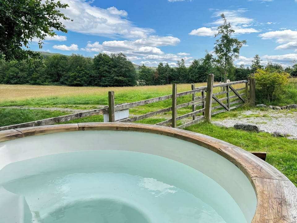 Hot tub | Cosy well-being barn, Kilnsey, near Grassington