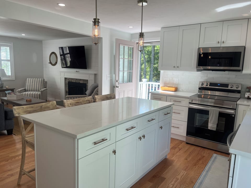 There is a side entrance into kitchen