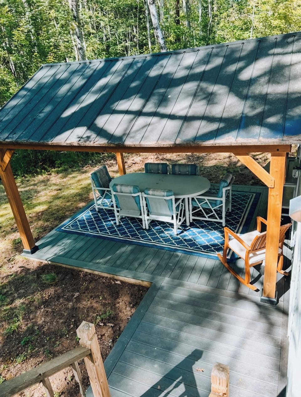 Covered outdoor Dining