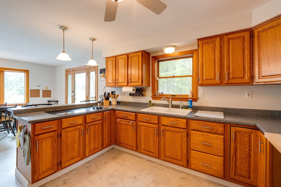 Full Spacious Kitchen