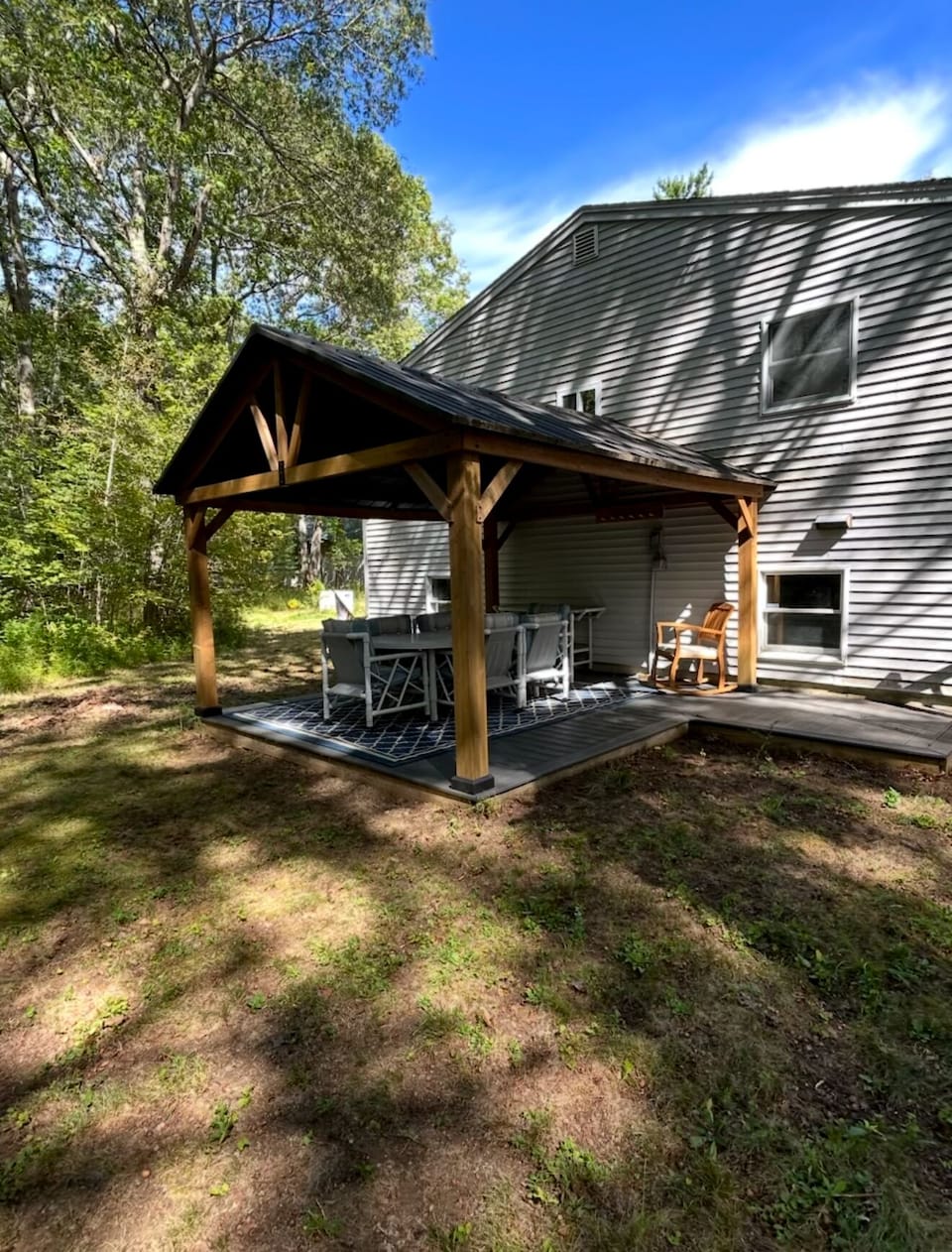 Covered outdoor Dining