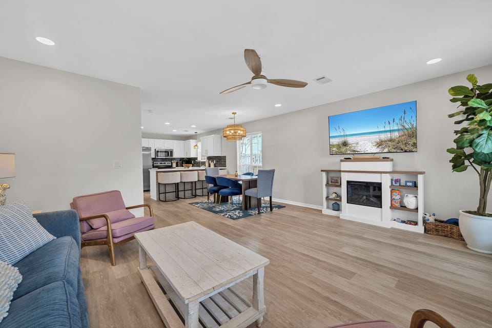 Living room to kitchen view