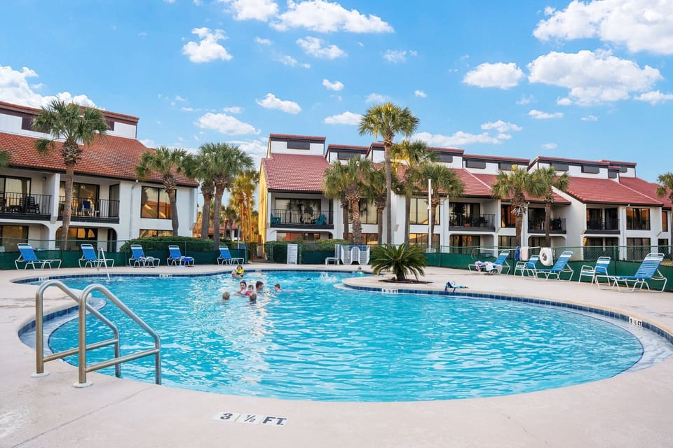 Villa Pool