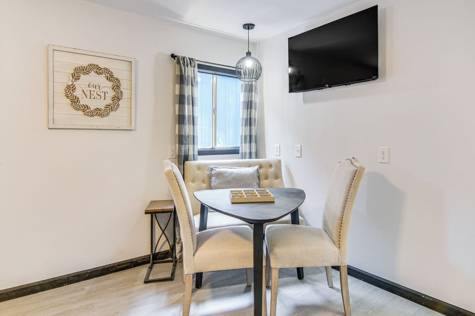 Unit 4 | Single-Story Unit | Living Room | Queen Sleeper Sofa