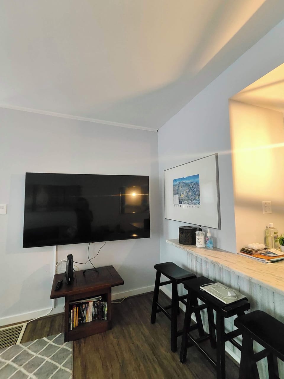 Living Room, 65" TV