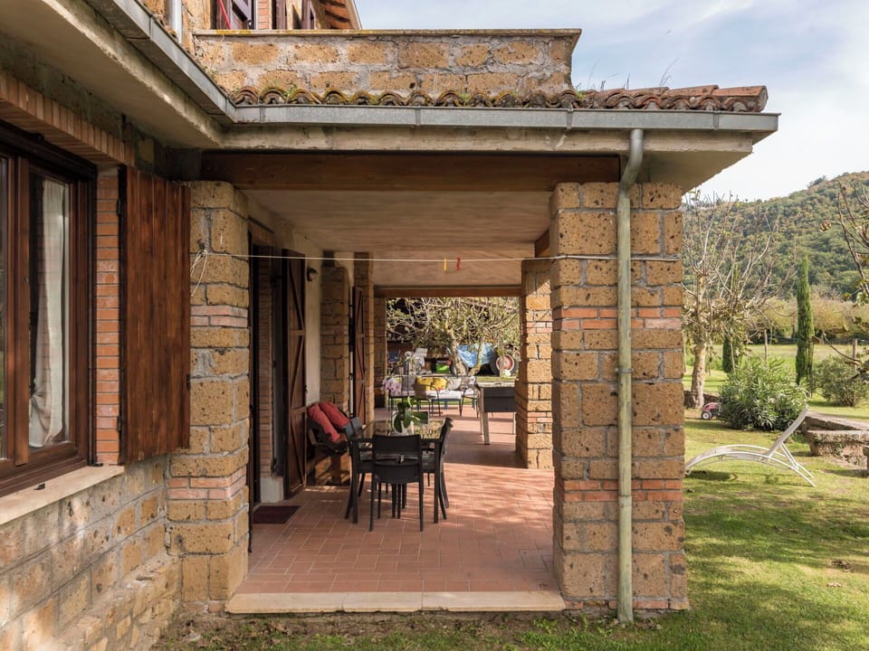 Wall, Wood, Architecture, Brick, Home, Brickwork, Wood Stain, Shade, Design