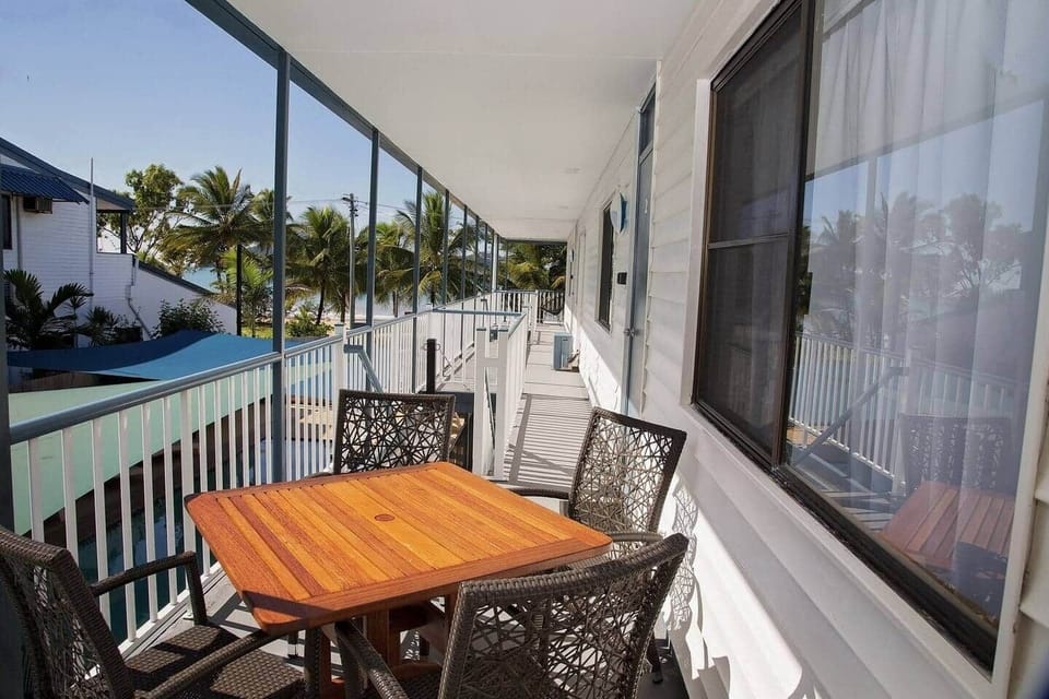 Apollo Jewel No 6 - Verandah Beach