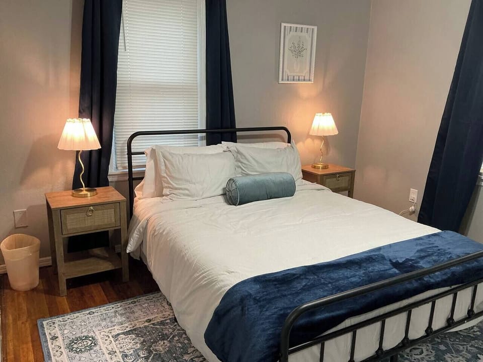 Bedroom 1 (1)