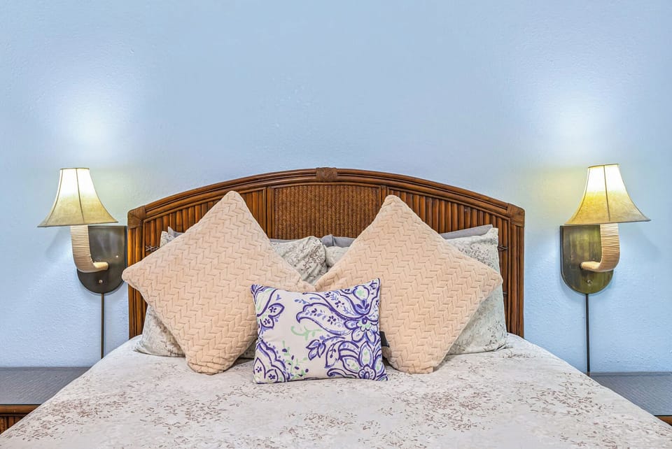 First unit bedroom with 1 Queen bed