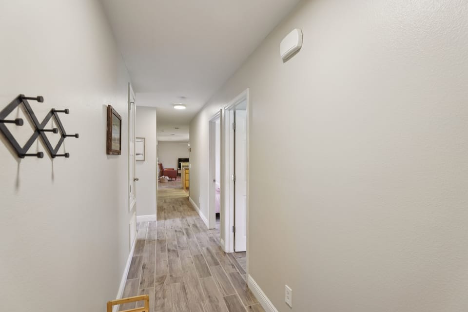 Floor, Flooring, Indoors, Architecture, Building