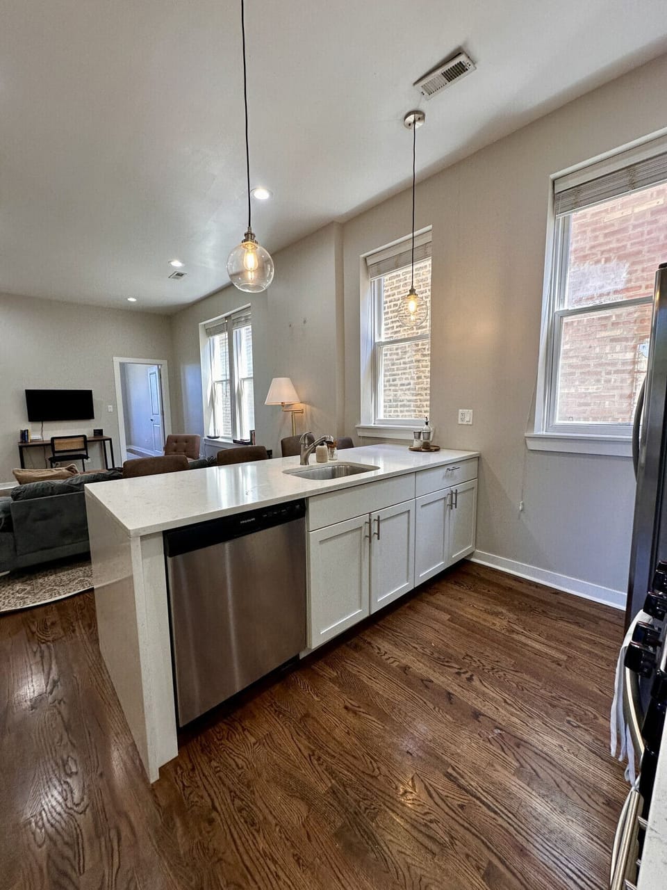 Full kitchen with bar stool seating