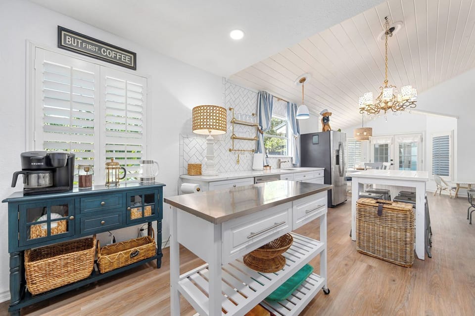 the coffee bar on this side of the kitchen