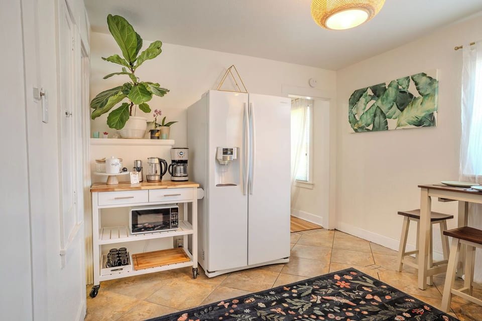 Kitchen. 