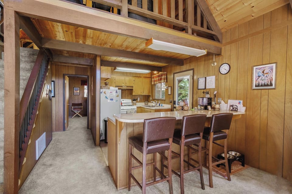 Kitchen | Microwave | Drip Coffee Maker | Main Level