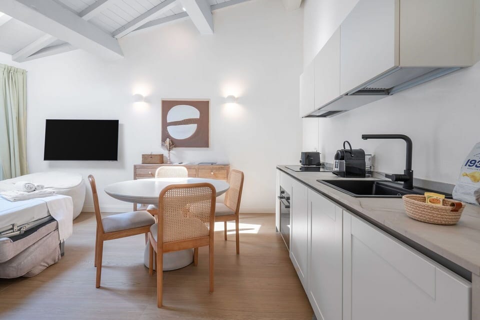 Autumn, Kitchen, Living Room, Spring, Summer, Winter