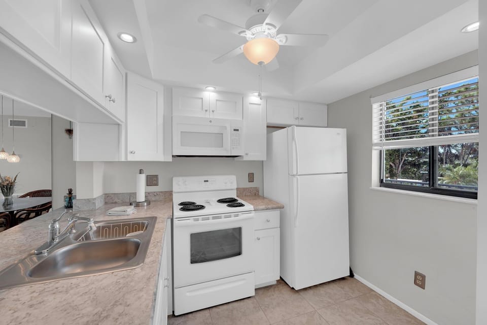 Tropical trees can be seen from your kitchen window