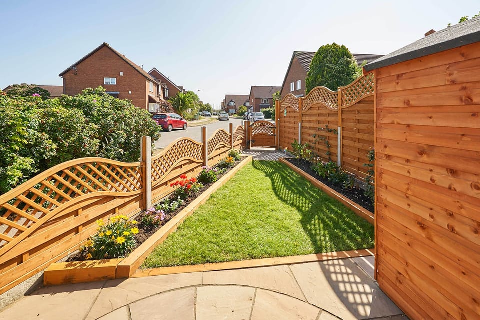 Knights Manor Way, Dartford - Host & Stay