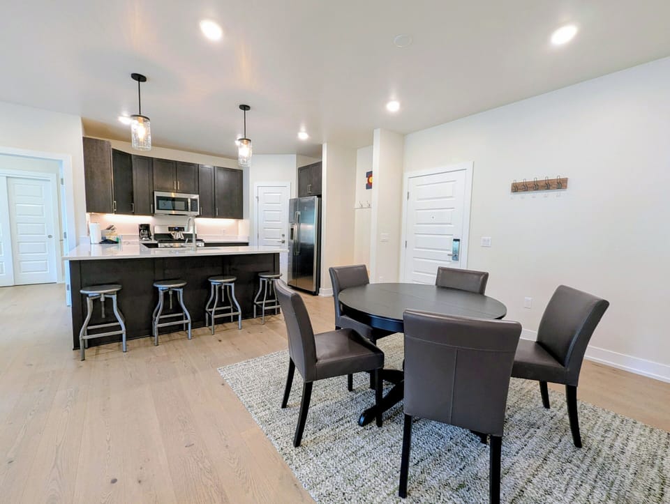 Kitchen / Dining