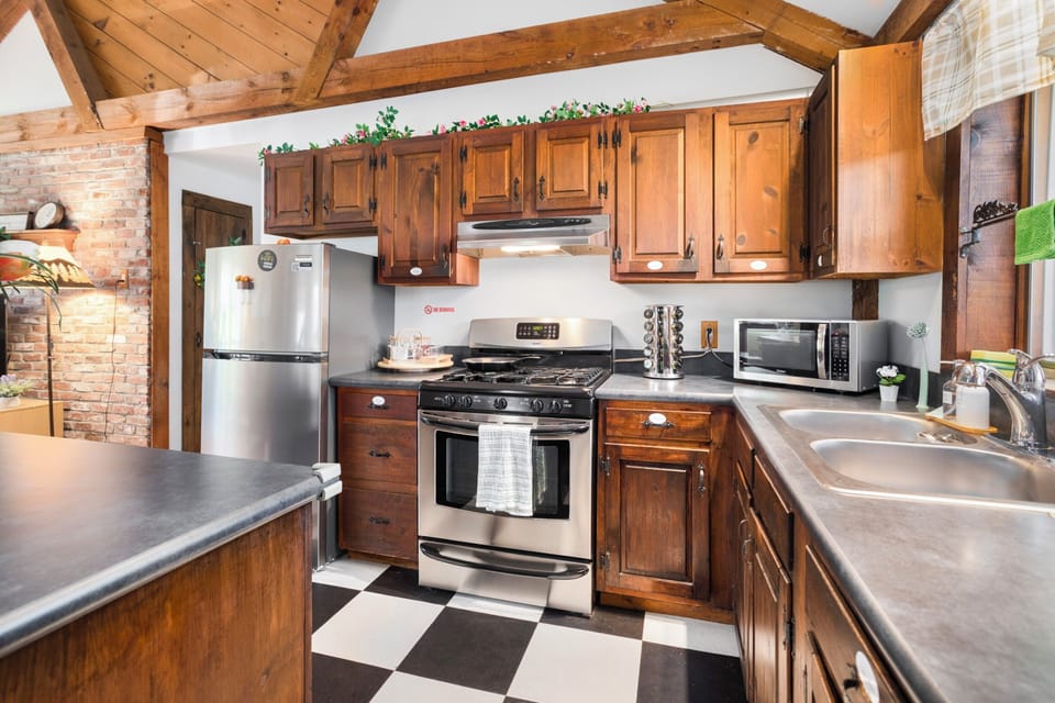Full Kitchen complete appliances
