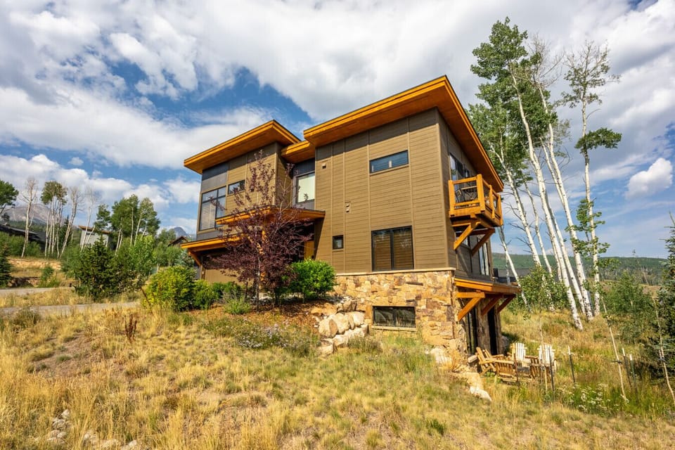 A gorgeous stand alone mountain home in Silverthorne, CO