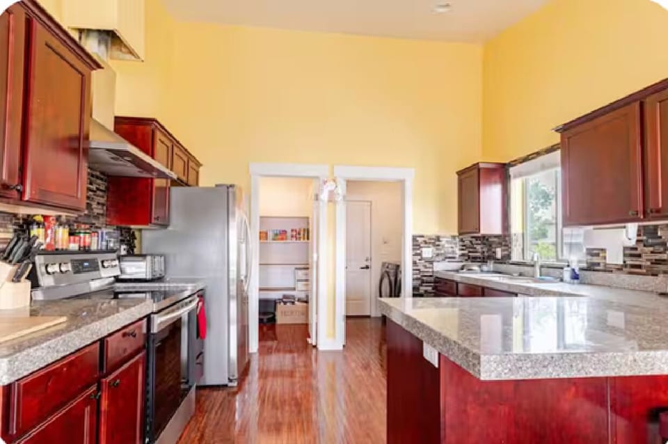 Full Kitchen complete appliances