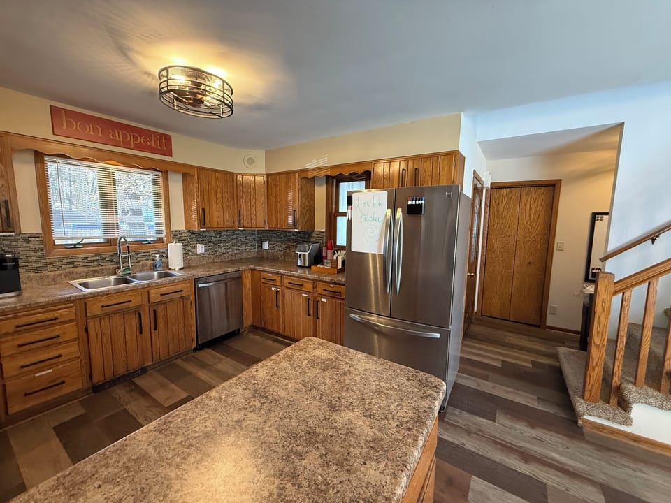 Fully equipped kitchen to prepare meals with ease.