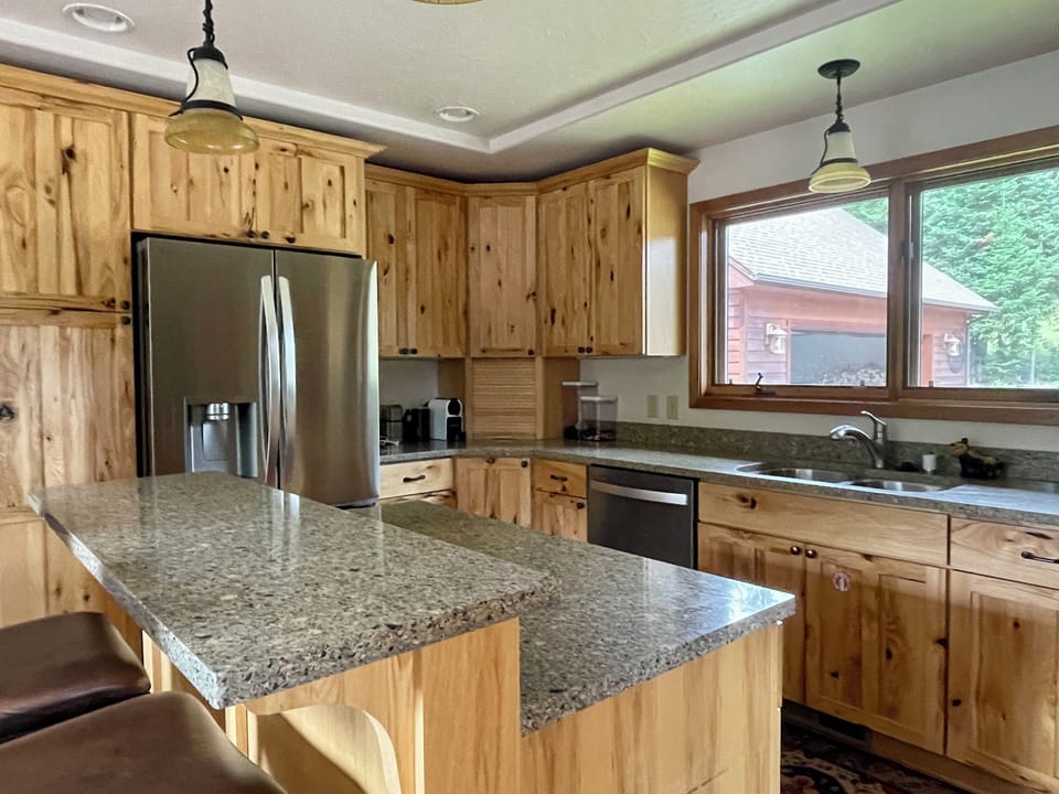 Bar area in kitchen