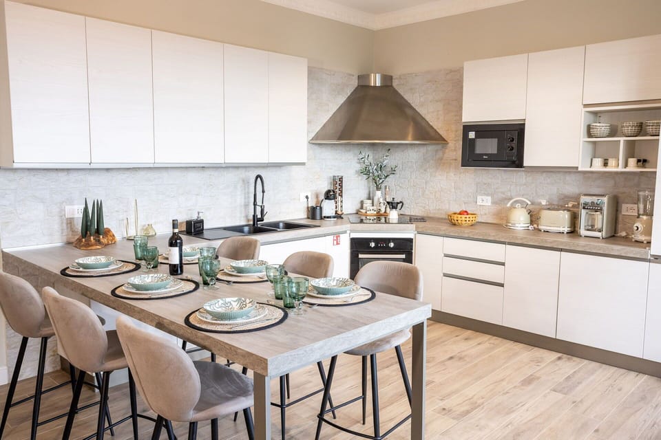 Dining Room, Kitchen