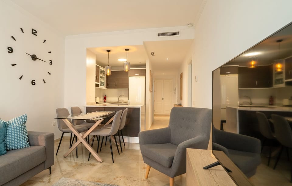 Living & dining area