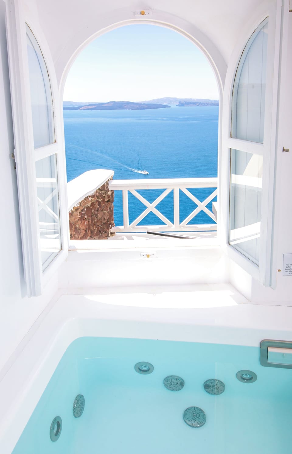 Indoor spa tub