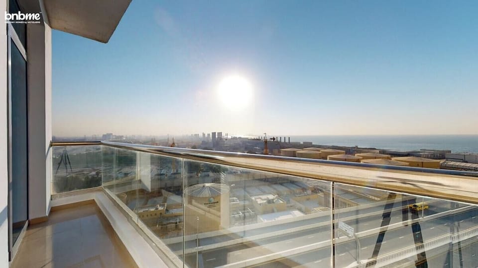 Step out to this second private balcony and soak in the sunshine with panoramic sea horizon views—perfect for morning yoga, golden hour selfies, or a quiet retreat.