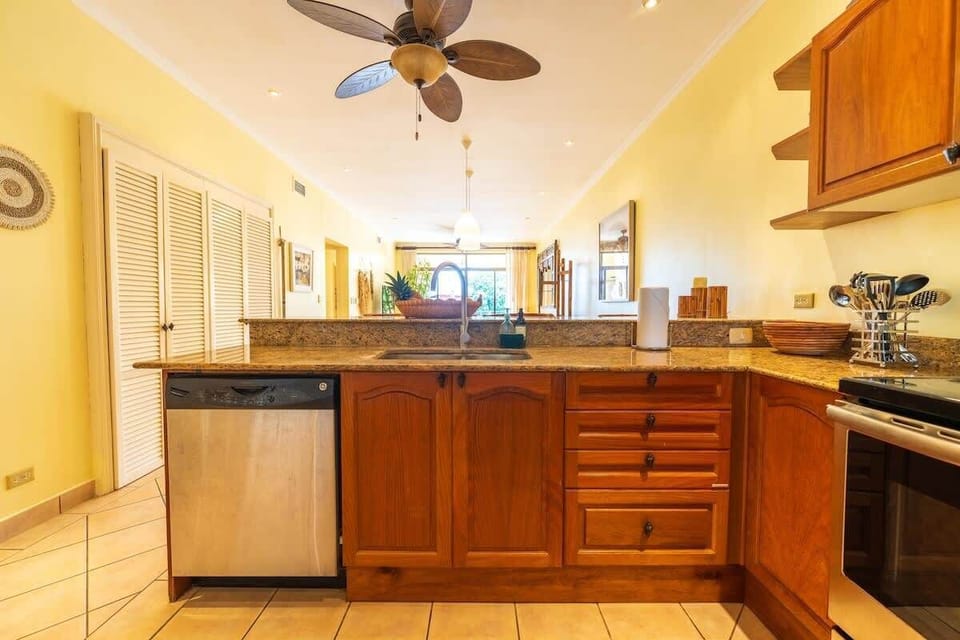 Fully equipped kitchen