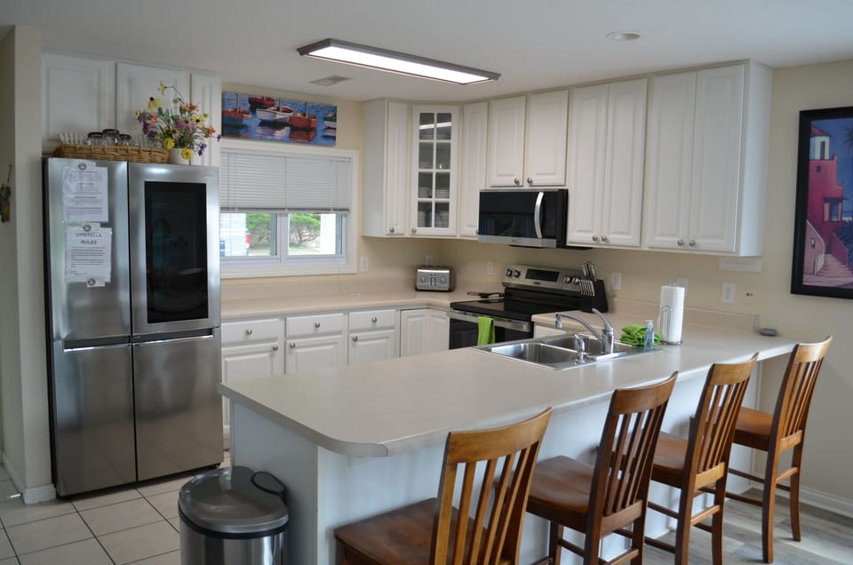 Full Size Kitchen with all new appliances!