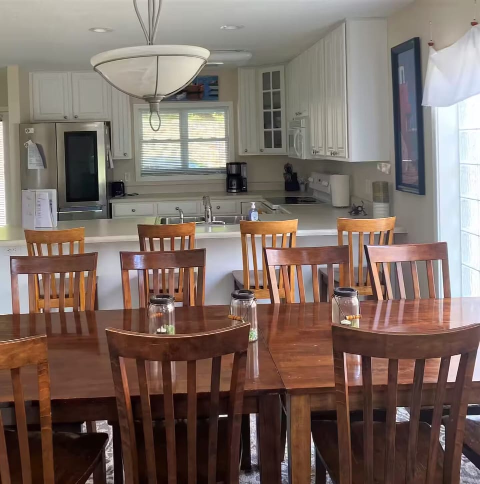 Dining room table