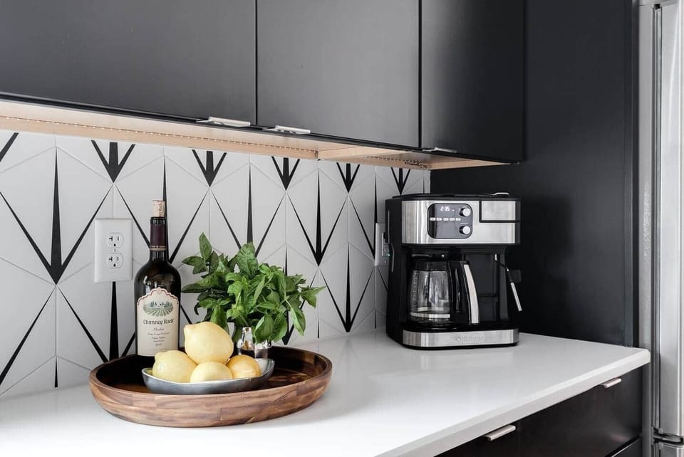 Coffee maker with drip, Keurig, and Nespresso options