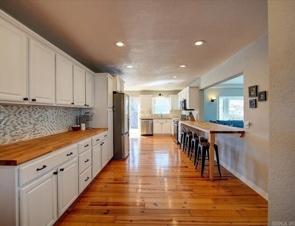 Fully stocked kitchen for all your needs.