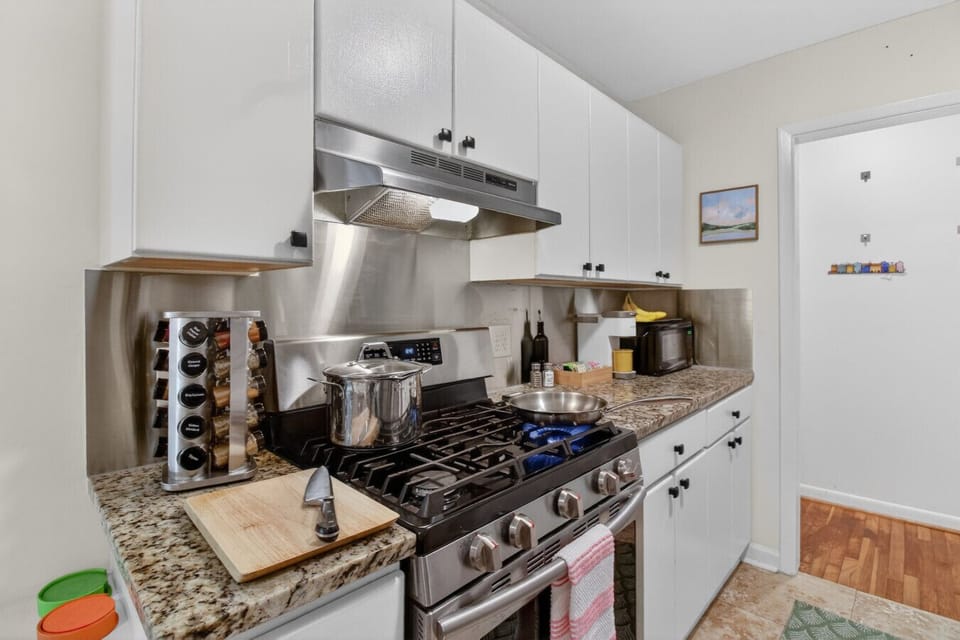 Unit 1 — Cook like you mean it on the full gas range with everything you need to whip up a real meal