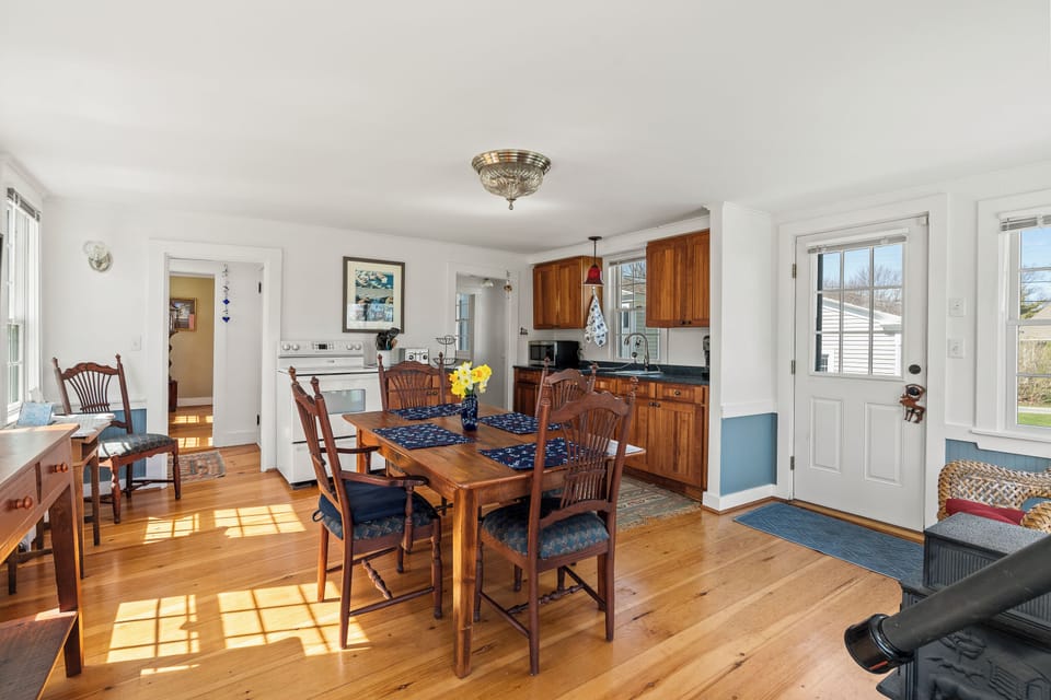 The large kitchen area.