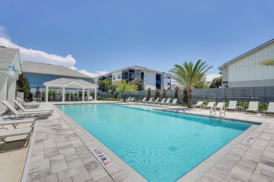 Seagate at Clara | Community Pool