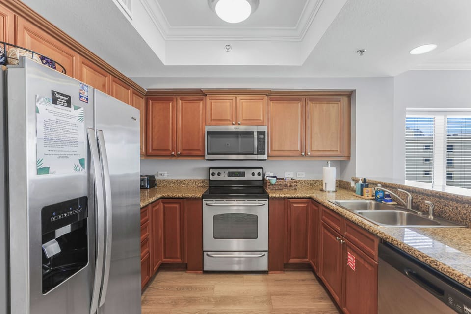 Fully Stocked Kitchen