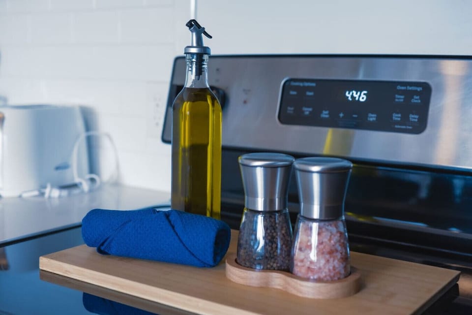 Fully stocked kitchen with all that you need. Pots, pans, bakeware, salt +pepper, and olive oil!!