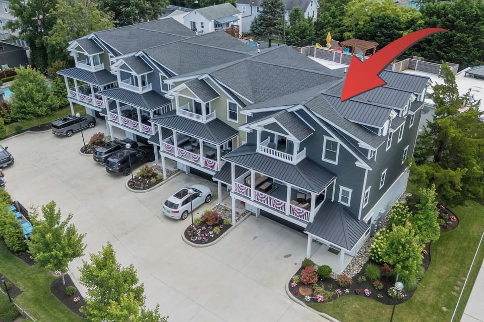 End Unit Entire Townhome
