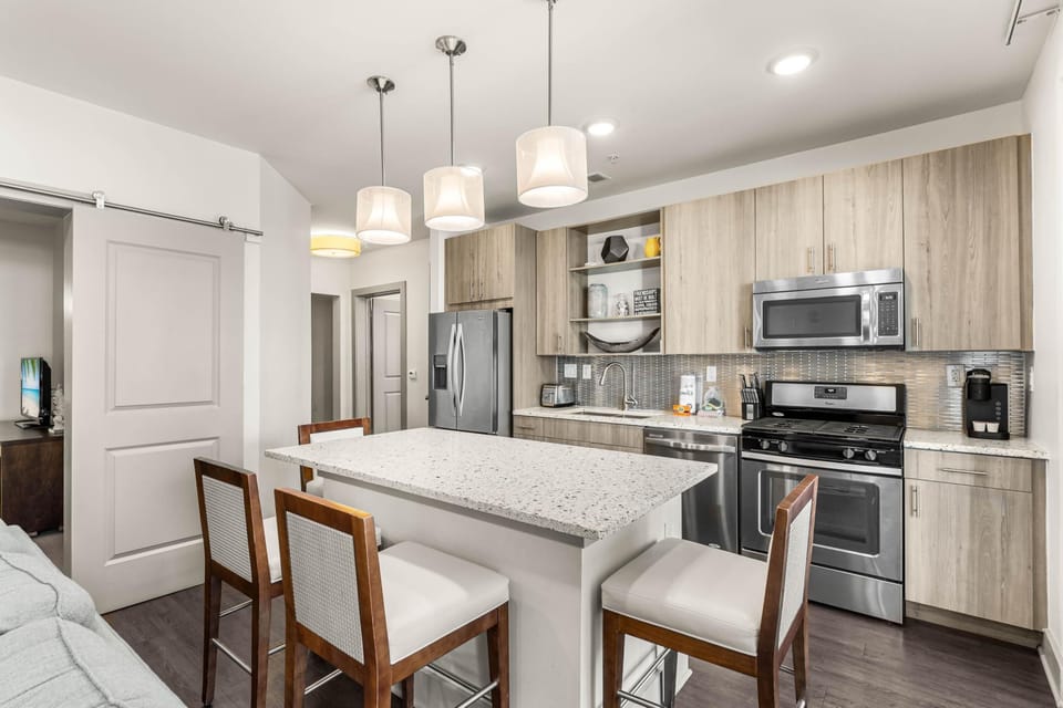 Kitchen with Breakfast Bar