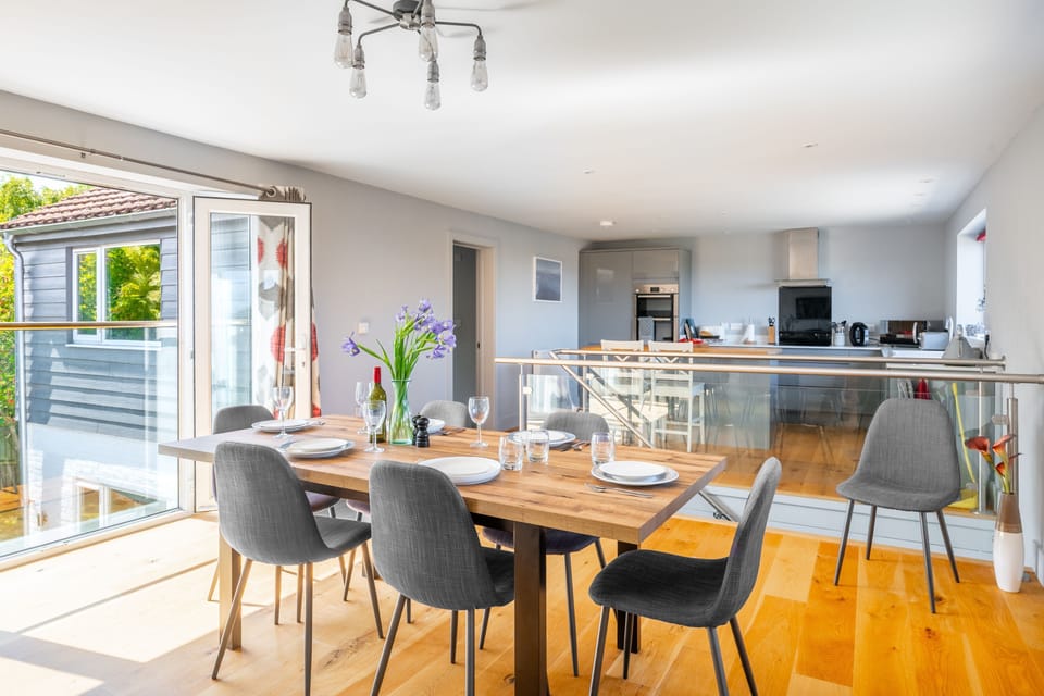 Sea Peeks, Brancaster: Contemporary coastal comfort